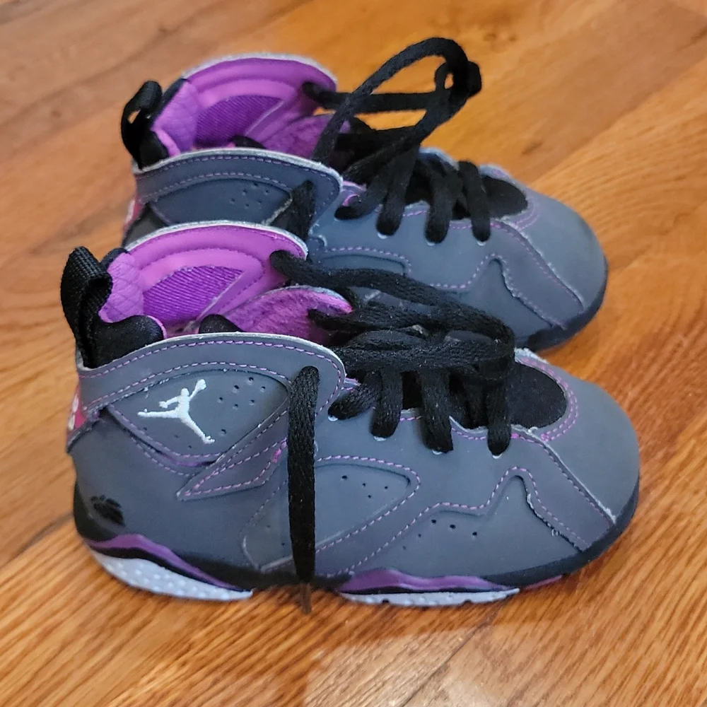 Kids Jordan sneakers - Picture 4 of 7